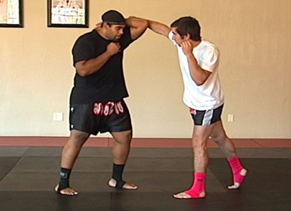 Charan-Dancer-Muay-Thai